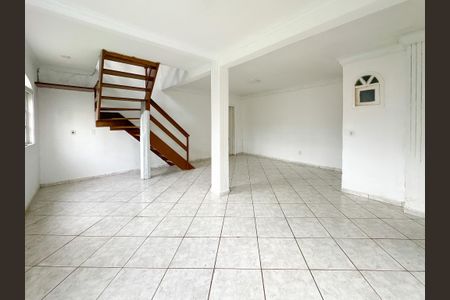 Casa para alugar com 3 quartos, 200m² em Barreiros, São José