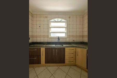 Casa para alugar com 200m², 3 quartos e 2 vagasCozinha