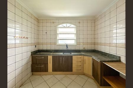 Casa para alugar com 200m², 3 quartos e 2 vagasCozinha