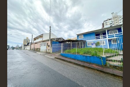 Vista da Rua de casa para alugar com 3 quartos, 200m² em Barreiros, São José