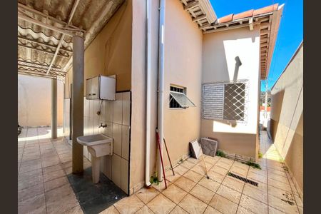 Quintal de casa para alugar com 2 quartos, 166m² em Jardim Aurélia , Campinas