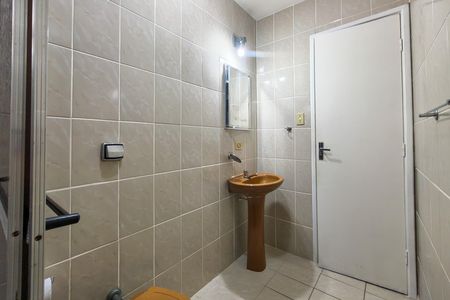 Apartamento para alugar com 71m², 2 quartos e 1 vaga Apartamento para alugar com 71m², 2 quartos e 1 vagaBanheiro