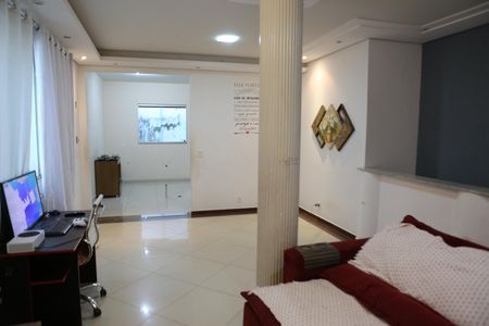 Sala 1 de casa para alugar com 3 quartos, 320m² em Bonsucesso, Contagem
