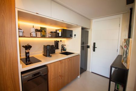 Cozinha de apartamento para alugar com 1 quarto, 31m² em Jardim das Acacias, São Paulo