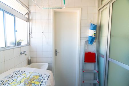 Apartamento à venda com 71m², 3 quartos e 1 vaga Apartamento à venda com 71m², 3 quartos e 1 vagaLavanderia