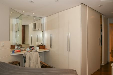 Apartamento à venda com 193m², 3 quartos e 3 vagas