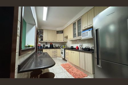 Casa à venda com 174m², 3 quartos e 2 vagas