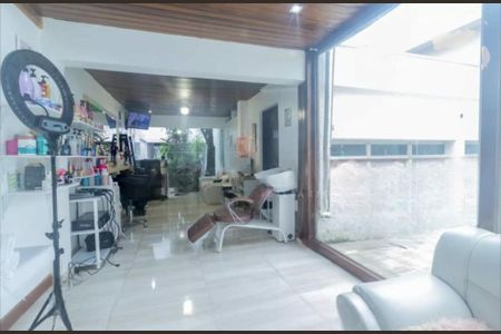Casa à venda com 3 quartos, 180m² em Jardim Sao Nicolau, São Paulo