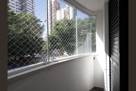 Varanda da suíte de apartamento para alugar com 2 quartos, 64m² em Vila Andrade, São Paulo