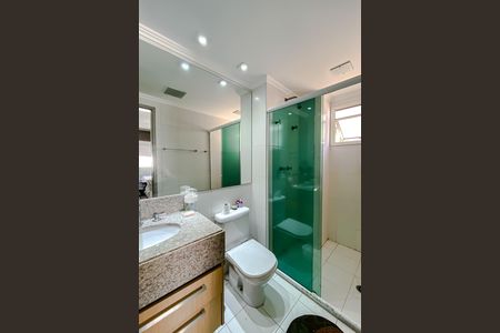 Apartamento à venda com 125m², 3 quartos e 3 vagas Apartamento à venda com 125m², 3 quartos e 3 vagasBanheiro da Suíte 2