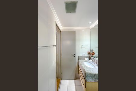 Apartamento à venda com 125m², 3 quartos e 3 vagas Apartamento à venda com 125m², 3 quartos e 3 vagasBanheiro da Suíte 2