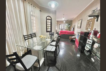 Casa à venda com 3 quartos, 166m² em Jardim Iva, São Paulo