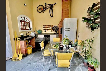 Casa à venda com 3 quartos, 166m² em Jardim Iva, São Paulo