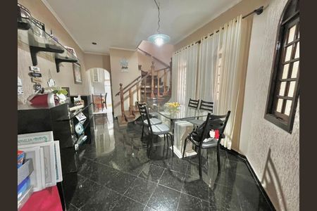Casa à venda com 166m², 3 quartos e 3 vagas