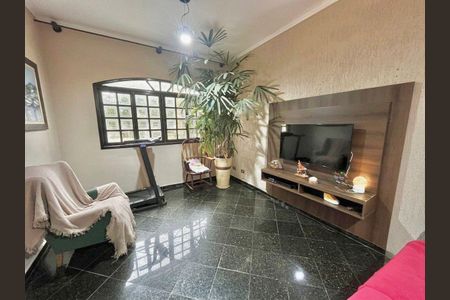 Casa à venda com 3 quartos, 166m² em Jardim Iva, São Paulo