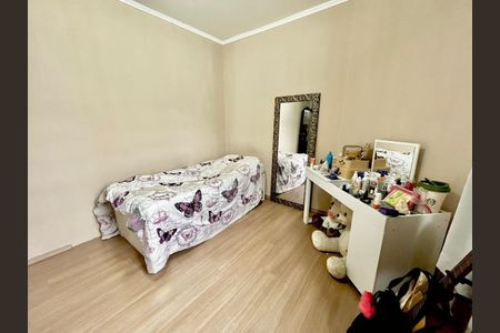 Casa à venda com 3 quartos, 166m² em Jardim Iva, São Paulo