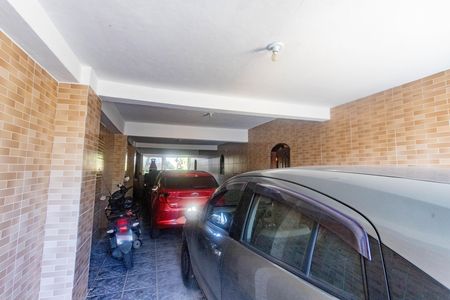 Garagem  de casa à venda com 8 quartos, 360m² em Jardim Bandeirantes, Diadema