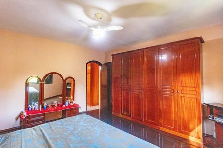 Casa 1 - quarto 2 - suíte de casa à venda com 8 quartos, 360m² em Jardim Bandeirantes, Diadema