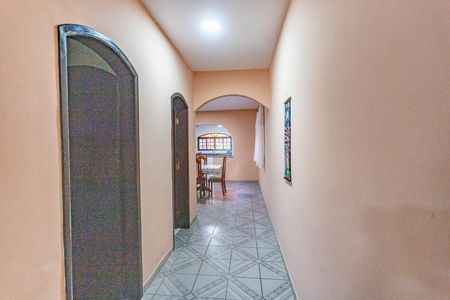 Casa 1 - corredor  de casa à venda com 8 quartos, 360m² em Jardim Bandeirantes, Diadema