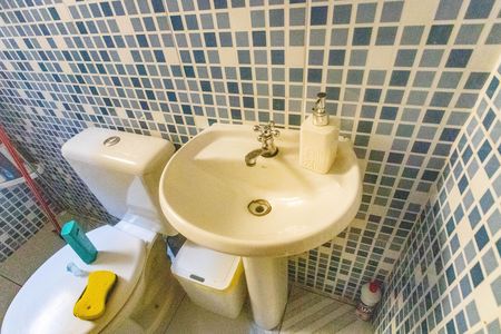 Casa 1 - banheiro  de casa à venda com 3 quartos, 480m² em Jardim Bandeirantes, Diadema