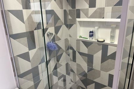 Banheiro de kitnet/studio para alugar com 1 quarto, 28m² em José Menino, Santos