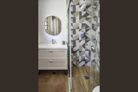 Banheiro de apartamento para alugar com 1 quarto, 28m² em José Menino, Santos