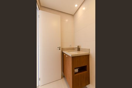 Banheiro Social de apartamento para alugar com 2 quartos, 57m² em Ipanema, Porto Alegre