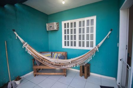 Casa de condomínio para alugar com 56m², 2 quartos e 1 vaga Casa de condomínio para alugar com 56m², 2 quartos e 1 vagaFachada