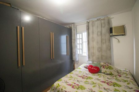 Quarto 1 de casa de condomínio para alugar com 2 quartos, 56m² em Colubandê, São Gonçalo