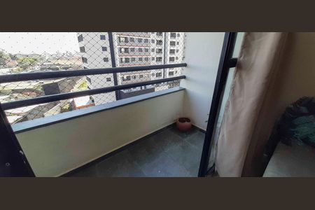 Sacada de apartamento à venda com 3 quartos, 64m² em Jaguaribe, Osasco