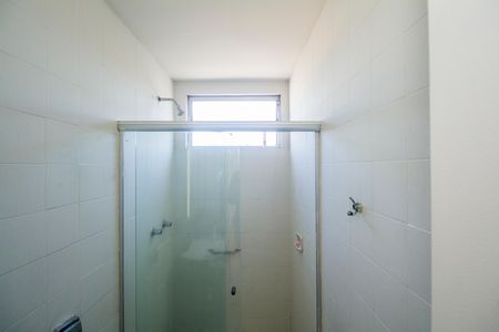 Banheiro de apartamento para alugar com 2 quartos, 10m² em Jacarepaguá, Rio de Janeiro