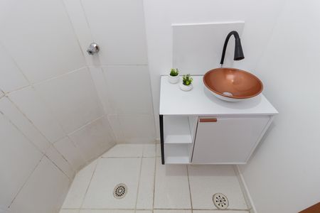 Apartamento à venda com 45m², 2 quartos e 1 vaga Apartamento à venda com 45m², 2 quartos e 1 vagaBanheiro