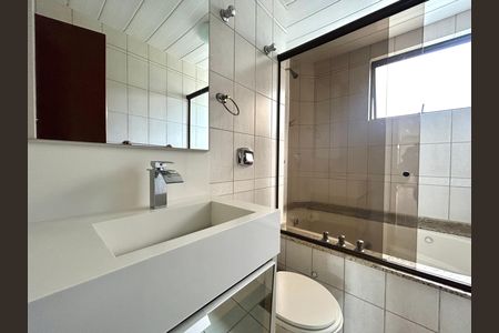 Apartamento para alugar com 96m², 3 quartos e 1 vaga Apartamento para alugar com 96m², 3 quartos e 1 vagaBanheiro