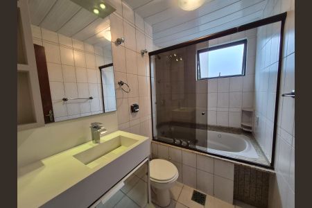 Banheiro de apartamento para alugar com 3 quartos, 96m² em Lagoa da Conceição, Florianópolis