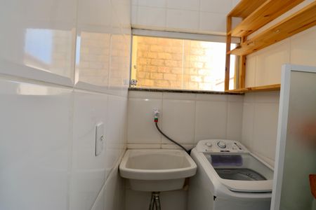 Área de Serviço de apartamento para alugar com 2 quartos, 90m² em Praia do Flamengo, Salvador
