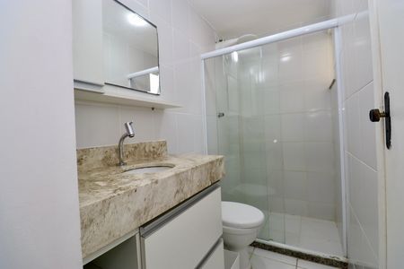 Banheiro Social de apartamento para alugar com 2 quartos, 90m² em Praia do Flamengo, Salvador