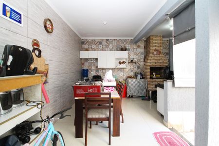 Casa de condomínio para alugar com 120m², 3 quartos e 2 vagas Casa de condomínio para alugar com 120m², 3 quartos e 2 vagasChurrasqueira