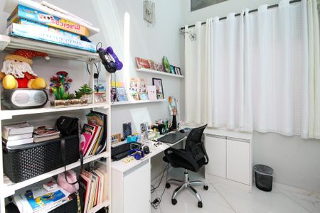 Casa de condomínio para alugar com 120m², 3 quartos e 2 vagas Casa de condomínio para alugar com 120m², 3 quartos e 2 vagasEscritório