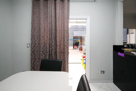 Casa de condomínio para alugar com 120m², 3 quartos e 2 vagas Casa de condomínio para alugar com 120m², 3 quartos e 2 vagasVaranda Sala de Jantar