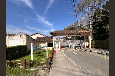 Casa de condomínio para alugar com 84m², 3 quartos e 1 vaga Casa de condomínio para alugar com 84m², 3 quartos e 1 vagaFachada
