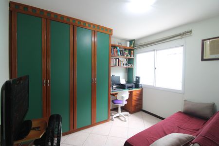 Casa de condomínio à venda com 215m², 4 quartos e 2 vagasQuarto 1