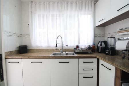 Casa de condomínio à venda com 215m², 4 quartos e 2 vagasCozinha