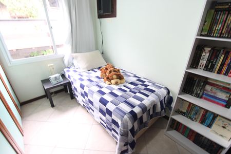 Casa de condomínio à venda com 215m², 4 quartos e 2 vagasQuarto 3