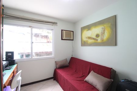 Casa de condomínio à venda com 215m², 4 quartos e 2 vagasQuarto 1