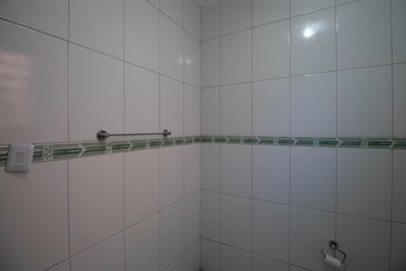 Banheiro  de casa à venda com 3 quartos, 500m² em Vila Albertina, São Paulo