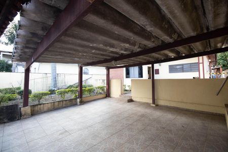 Garagem de casa à venda com 3 quartos, 500m² em Vila Albertina, São Paulo