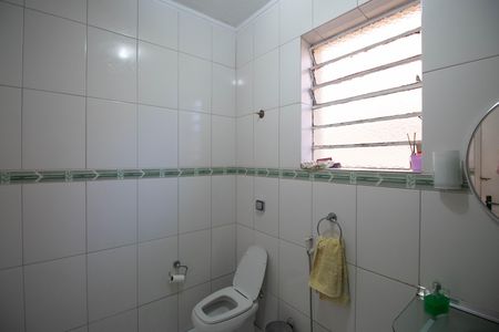 Banheiro  de casa à venda com 3 quartos, 500m² em Vila Albertina, São Paulo