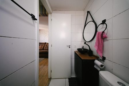 Apartamento para alugar com 44m², 2 quartos e sem vaga Apartamento para alugar com 44m², 2 quartos e sem vagaBanheiro