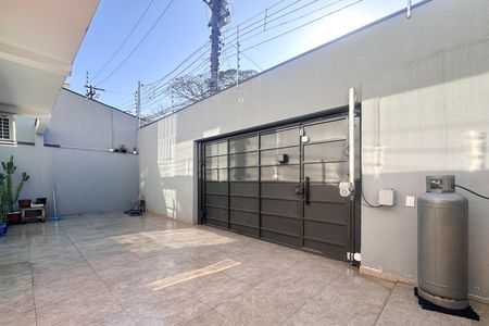 Garagem de casa para alugar com 3 quartos, 180m² em Vila Alvinopolis, São Bernardo do Campo