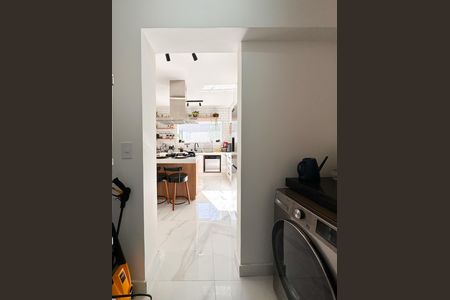 Área de Serviço de casa para alugar com 3 quartos, 180m² em Vila Alvinopolis, São Bernardo do Campo